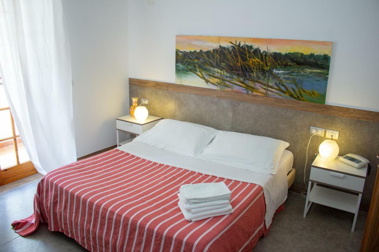 Hotel Apeneste Mattinata Exterior photo